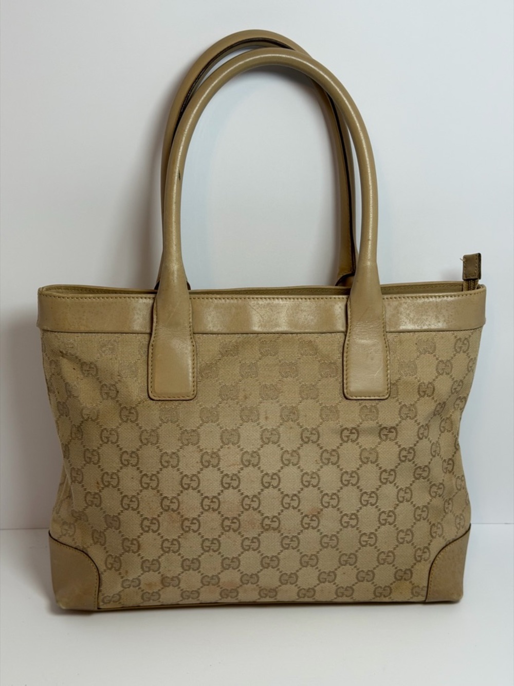 Gucci GG Canvas Tote Bag in Beige Canvas and Leather Trim - Picture 4 of 15